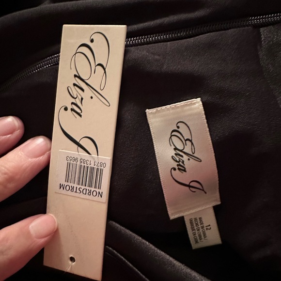 Eliza J  Formal Elegant Long Sleeve Tuxedo Gown Dress 
size 12 or 6 or 4 or 10 - Picture 10 of 12